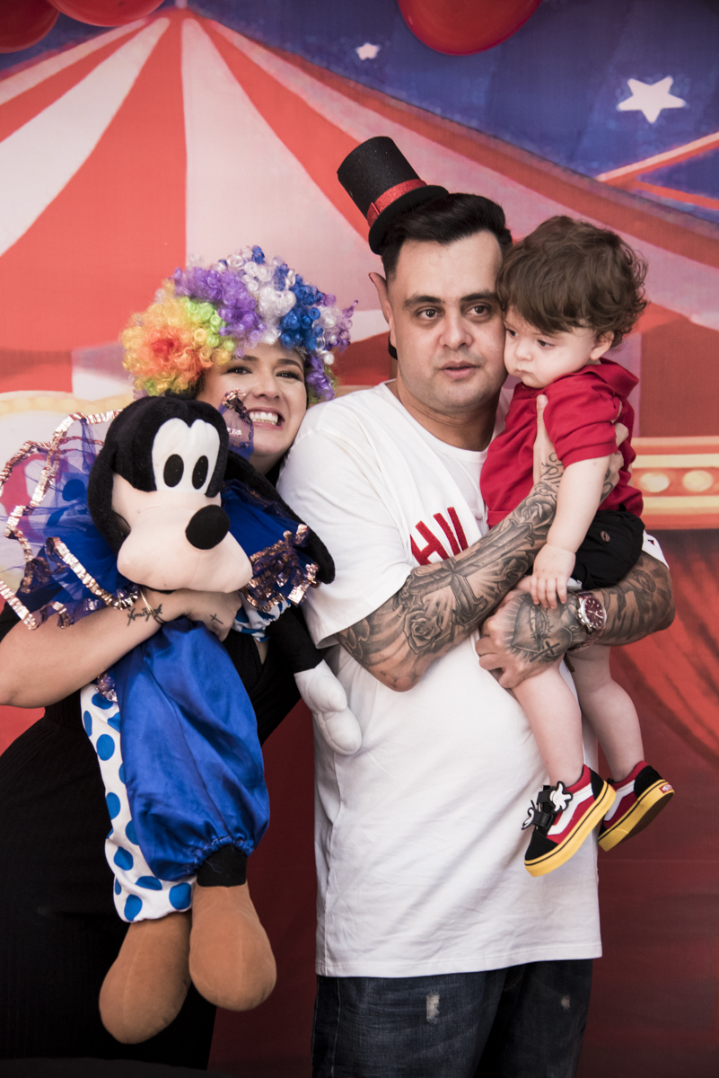 final da festa no colo dos pais