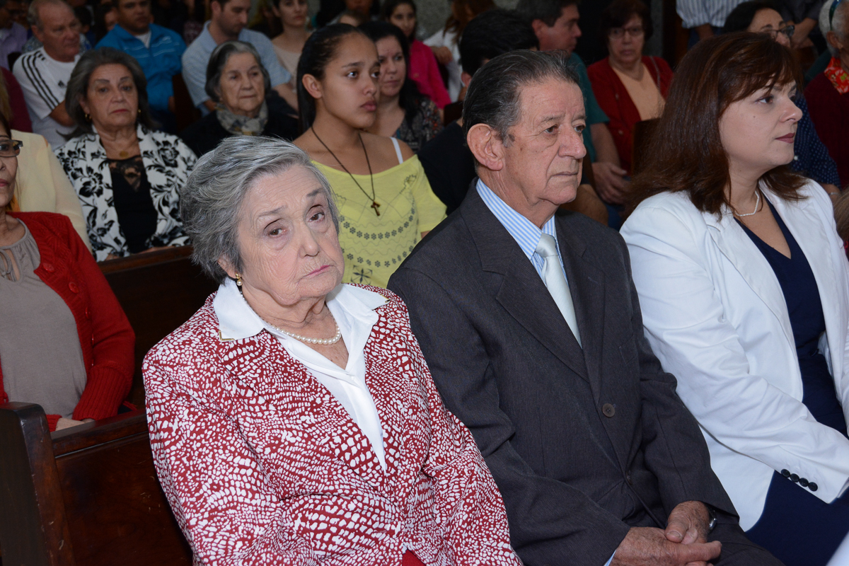 Adelino e Alzira sentados na Igreja Santa Gema Galgani, Osasco-SP
