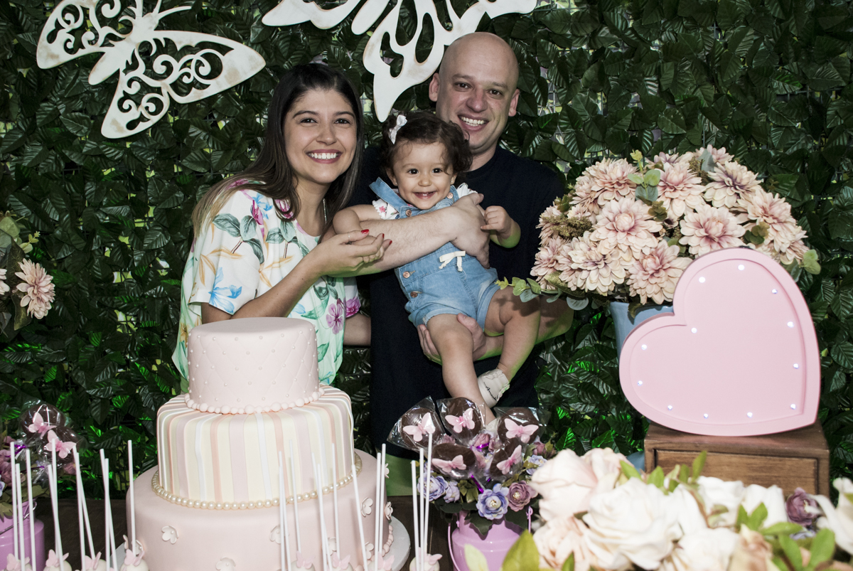 muita alegria na festa de aniversário da Amanda