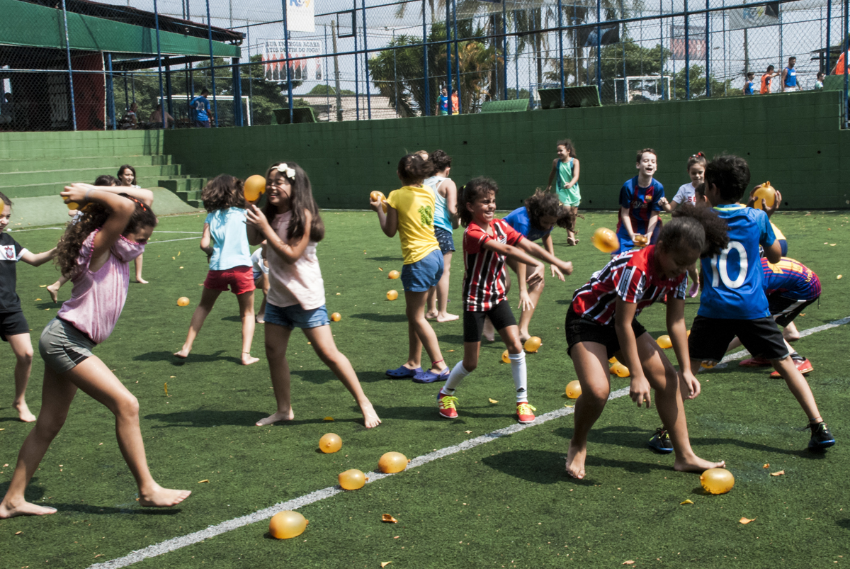 preparando para molhar os amigos