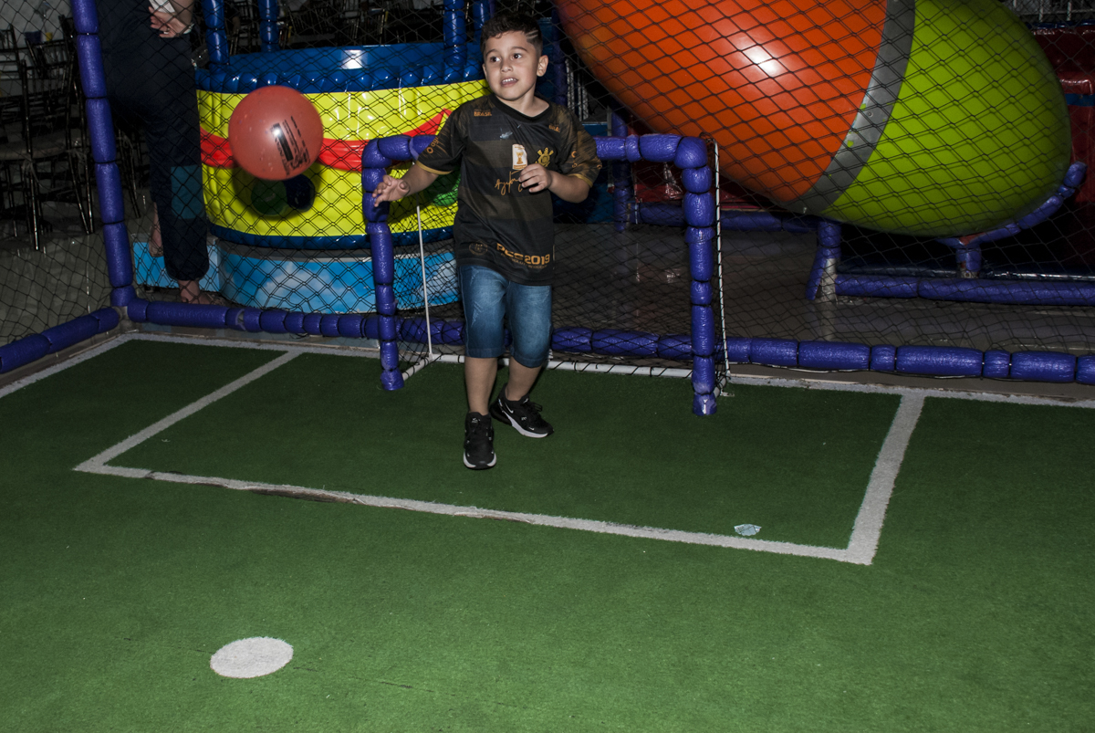 vai começar o jogo de futebol