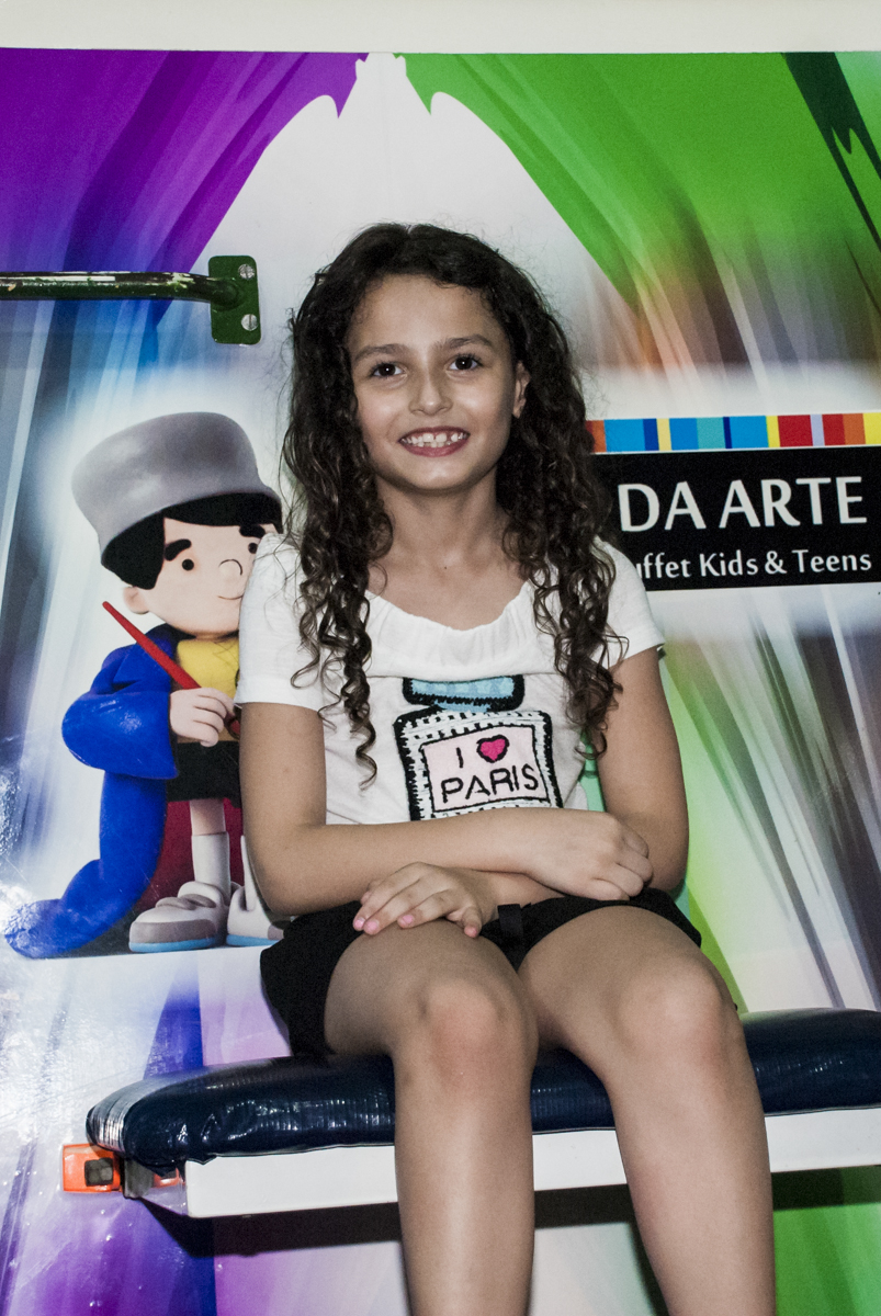 preparando para cair do brinquedo tombo legal