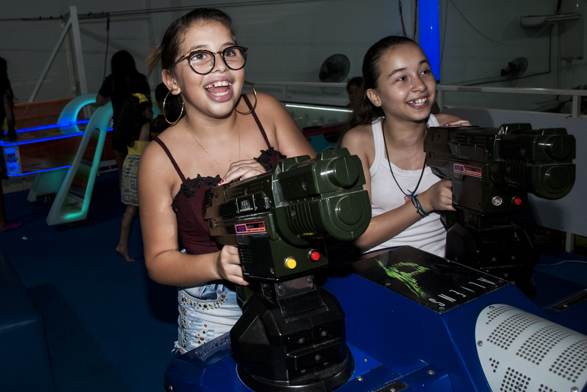 quem vai acertar o tiro nos bandidos