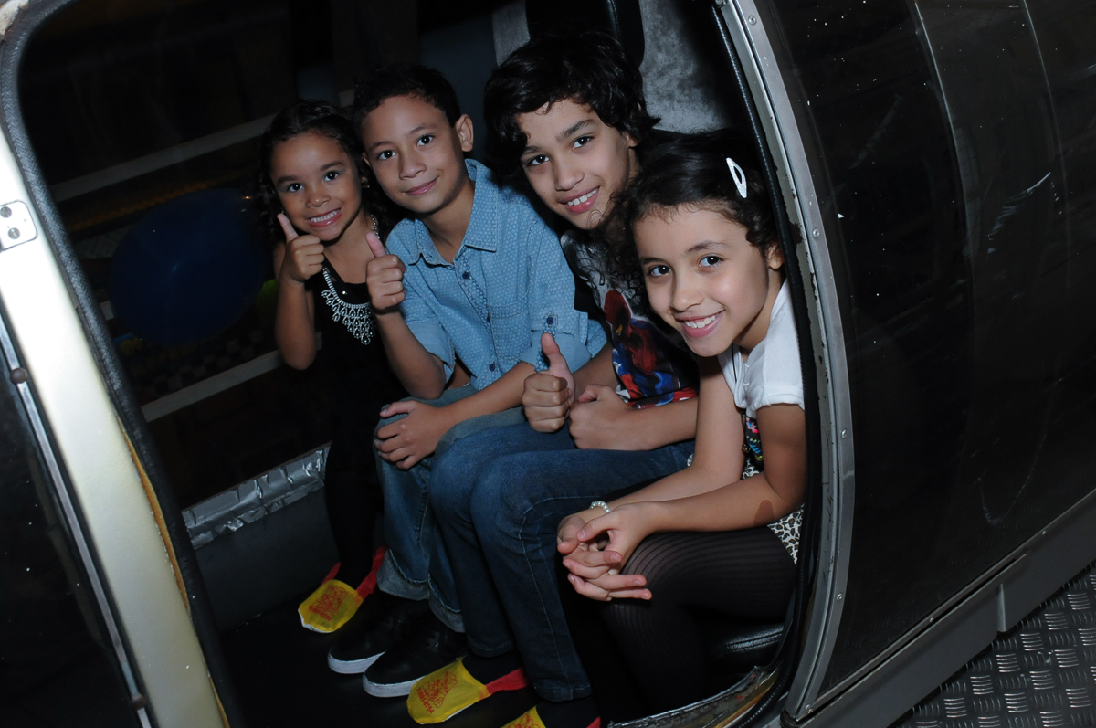 Amiguinhos no trenzinho  Buffet Zureta-Osasco -SP