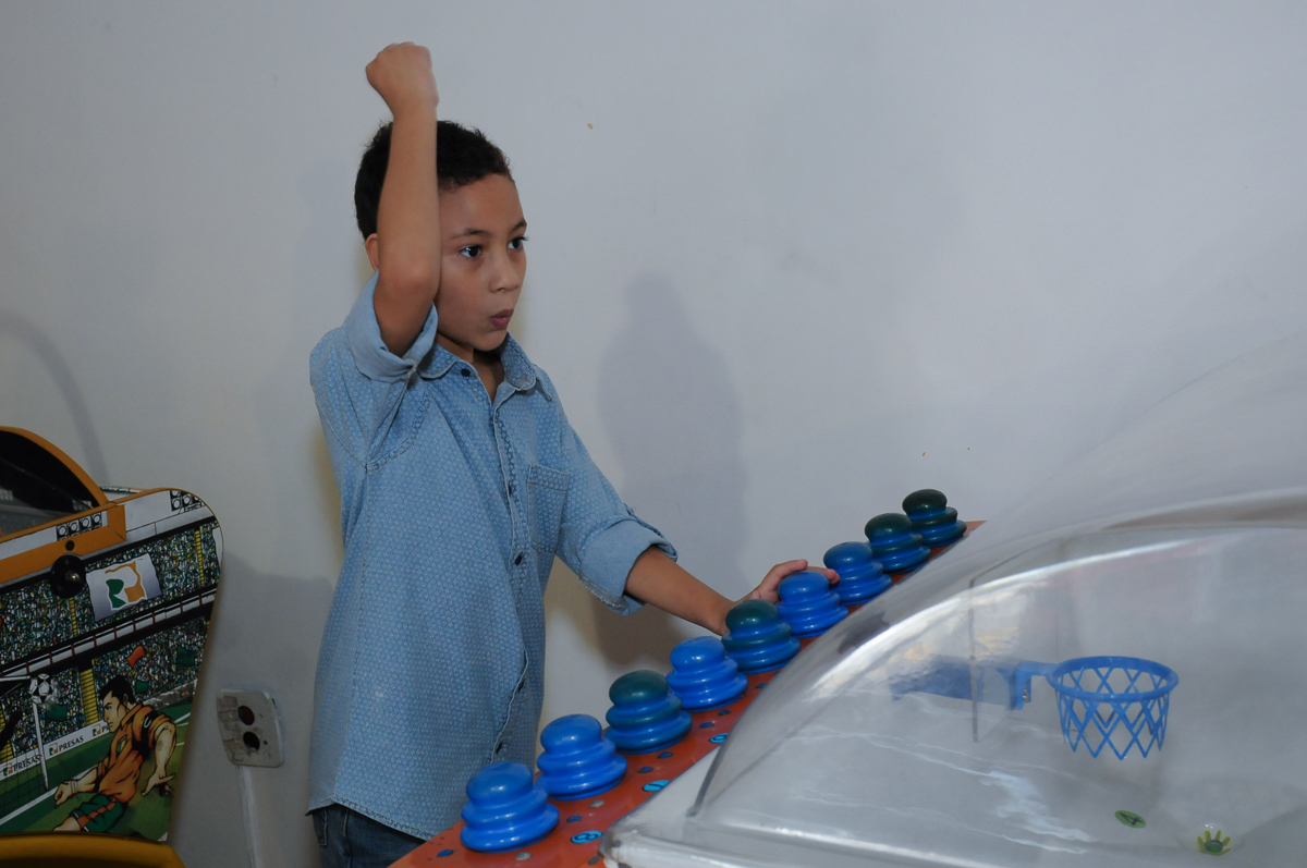 Gabriel brincando  Buffet Zureta-Osasco -SP