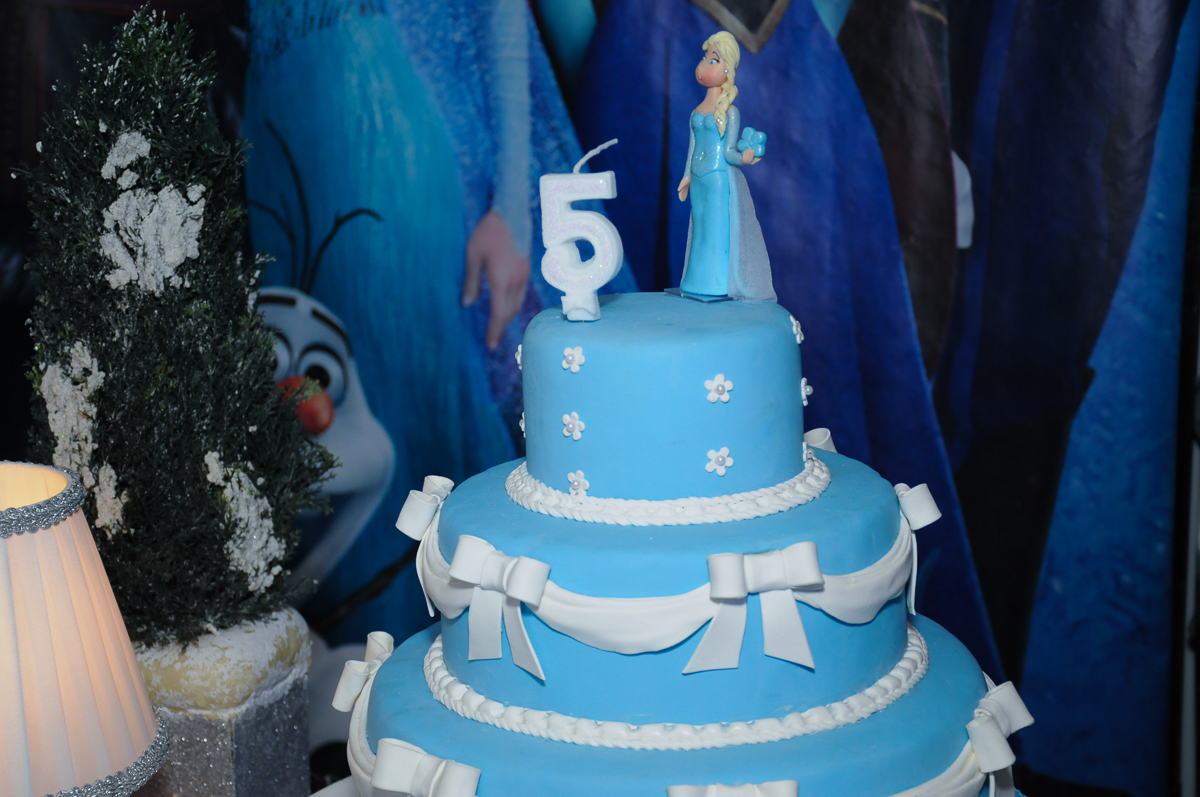 Mesa do bolo no  Buffet Zureta-Osasco -SP