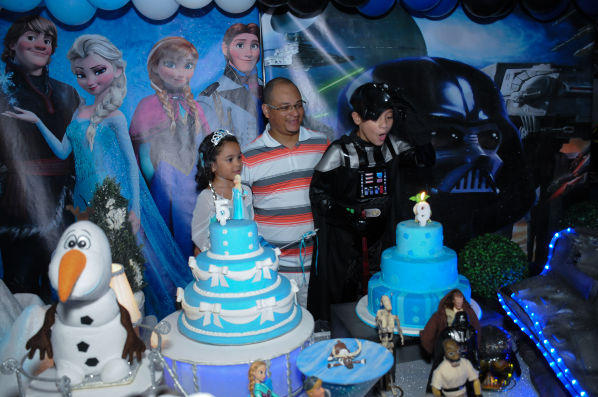 Gabriel soprando a velinha do bolo no  Buffet Zureta-Osasco -SP