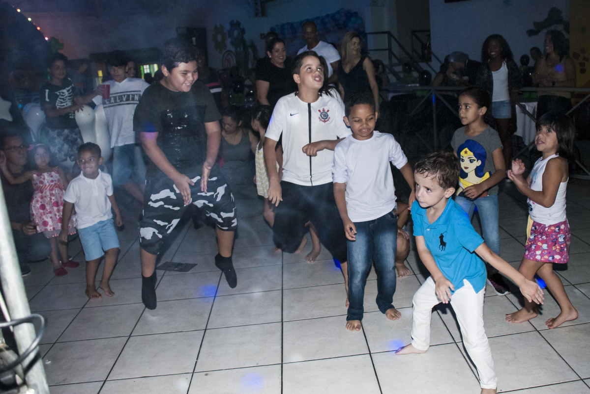 comeração de cesta no basquete