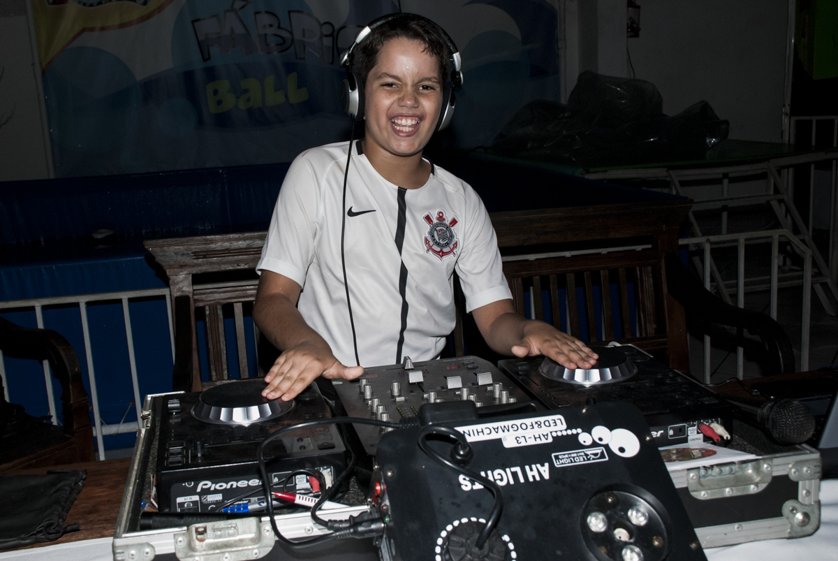 Mais um DJ animando a festa