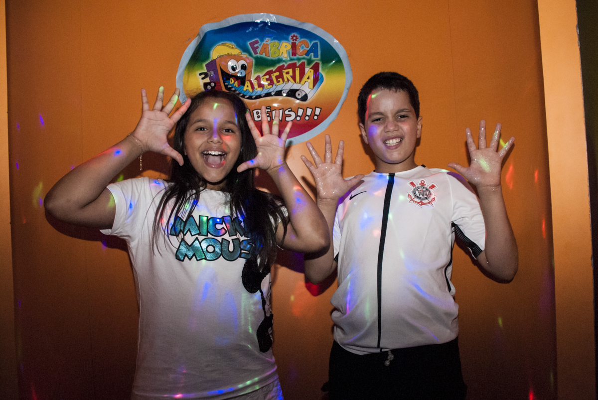 saindo da máquina do parabéns