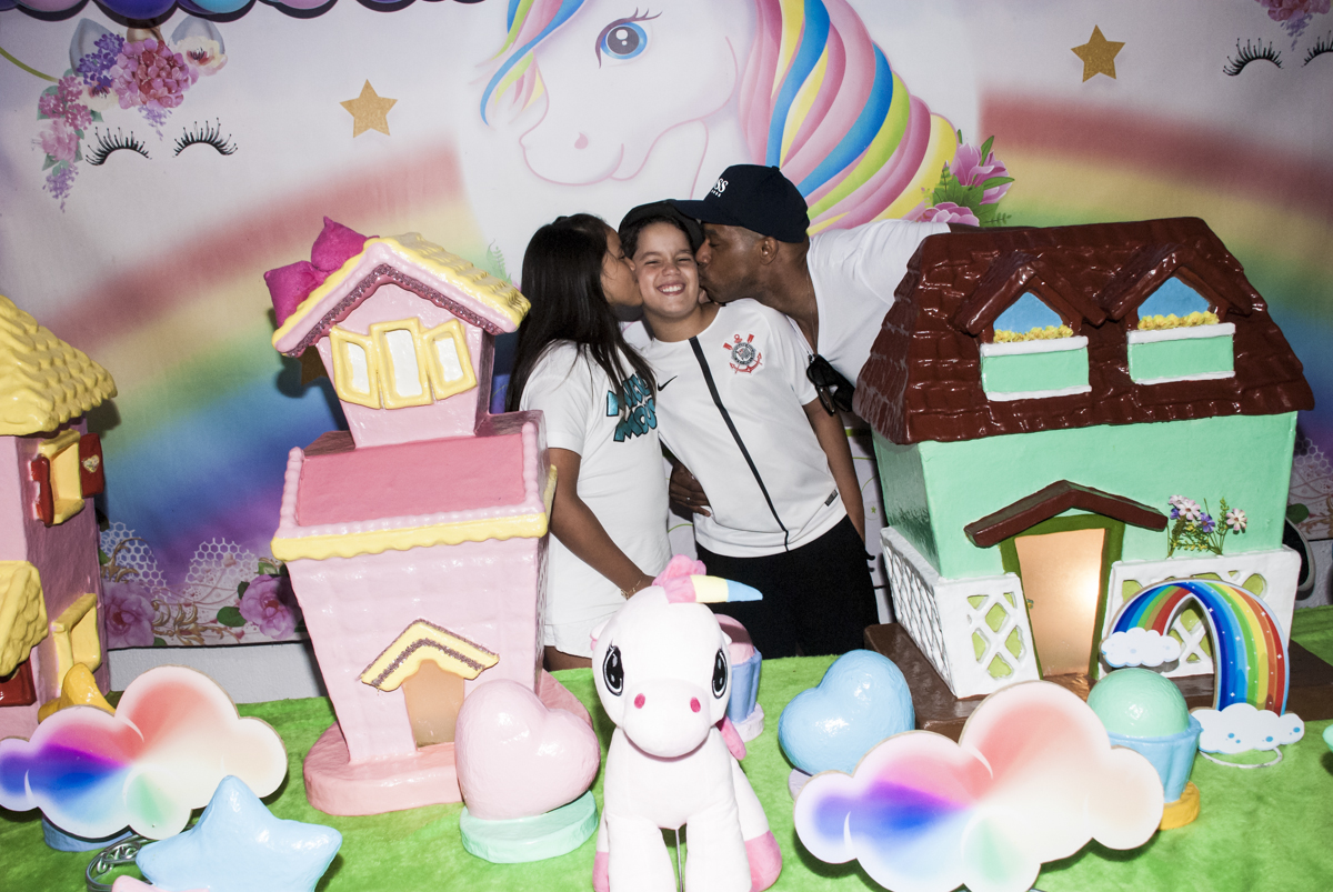 beijo sanduiche nos aniversariantes