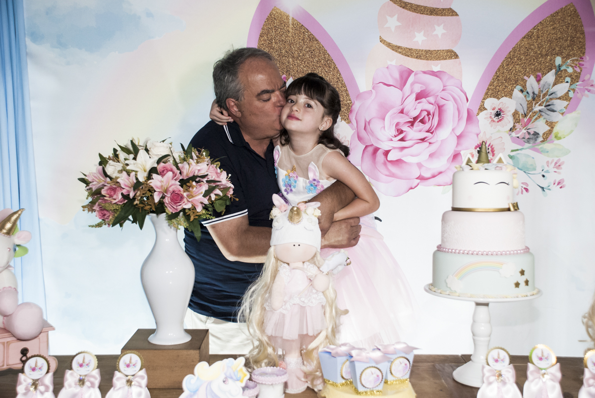 beijo carinhoso do papai