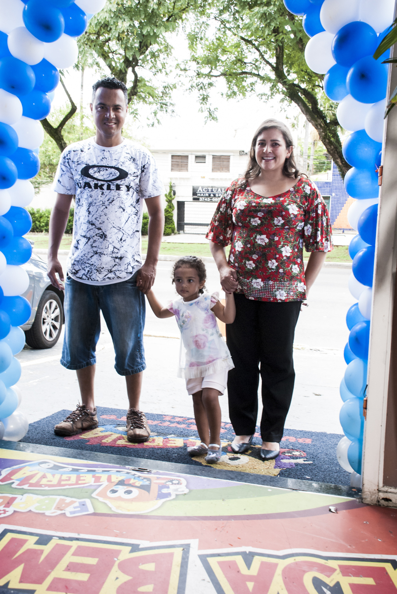 entrada da família para a festa