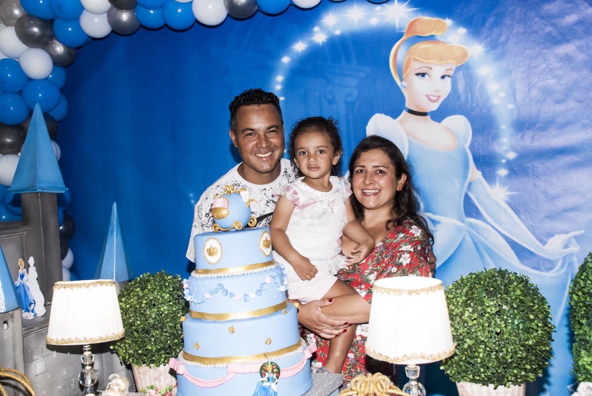 fotografia da família na mesa temática