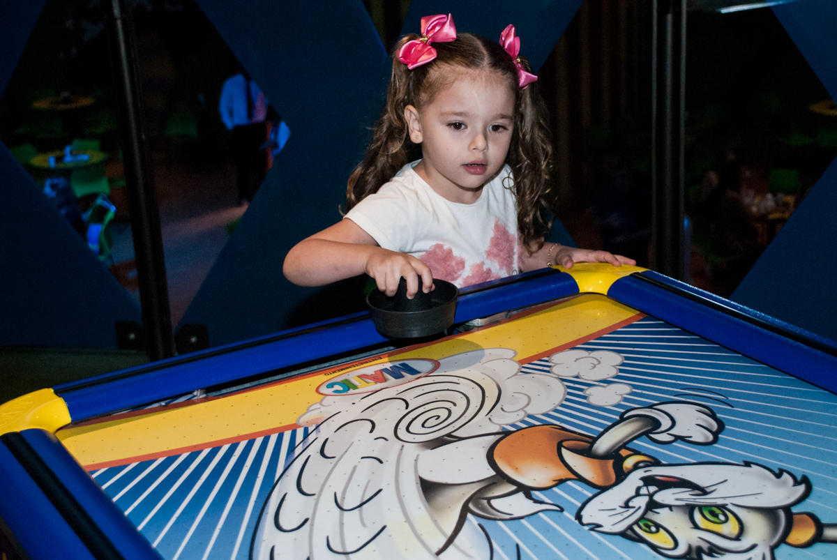 fazendo gol no adversário