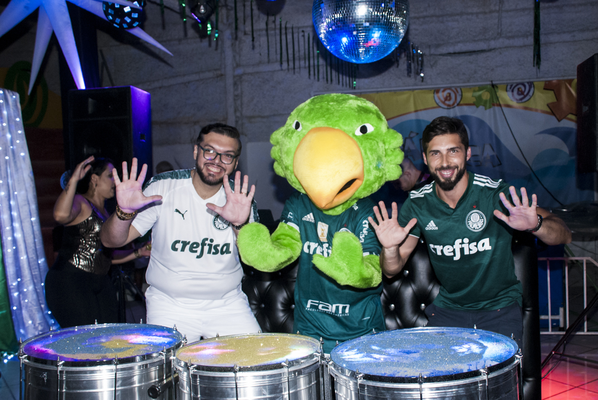 muita diversão com os animadores da festa