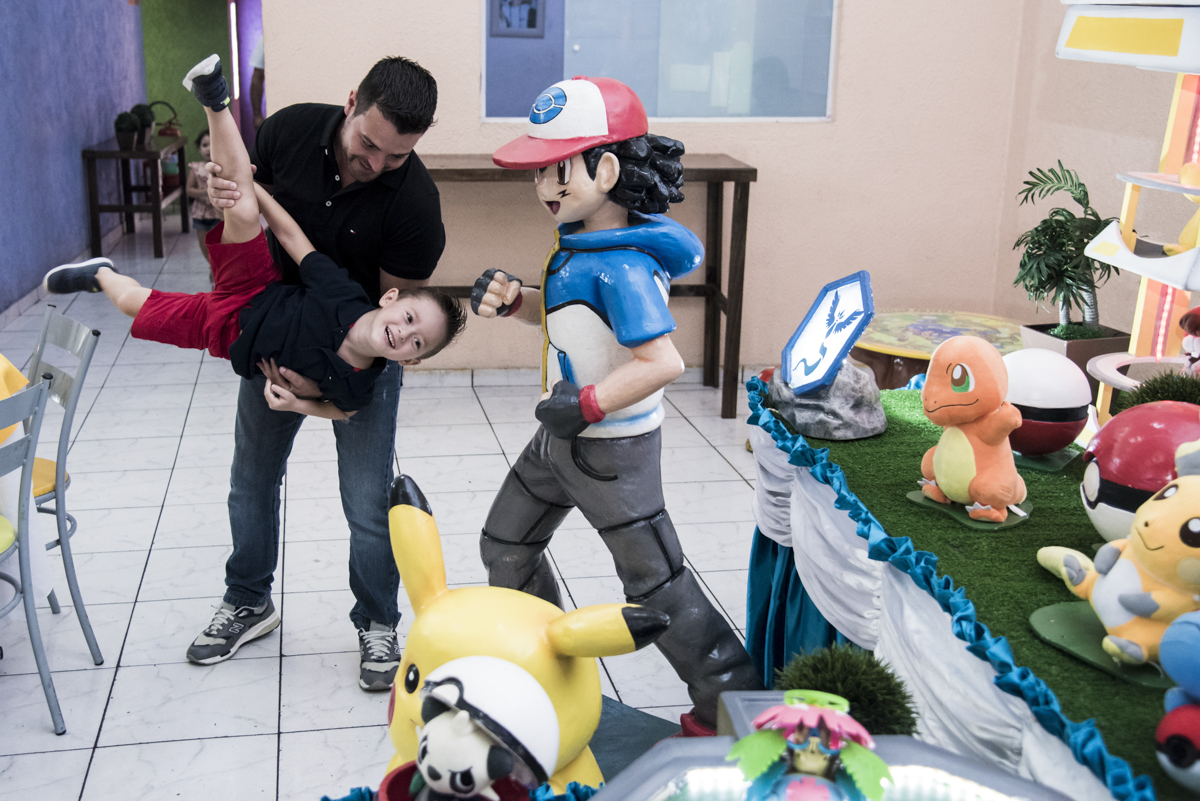muita diversão no colo do papai