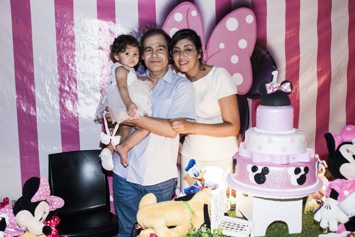 Foto da família na mesa do parabéns