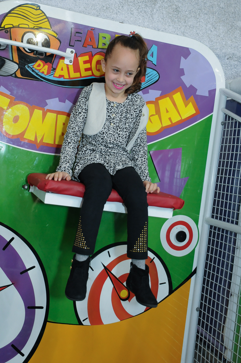 amiguinha no tombo legal no Buffet Fábrica da Alegria, Osasco