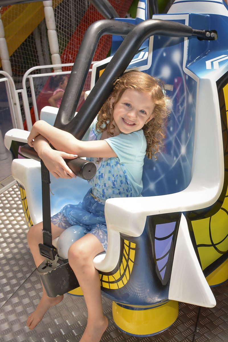 sorriso radiante da aniversariante