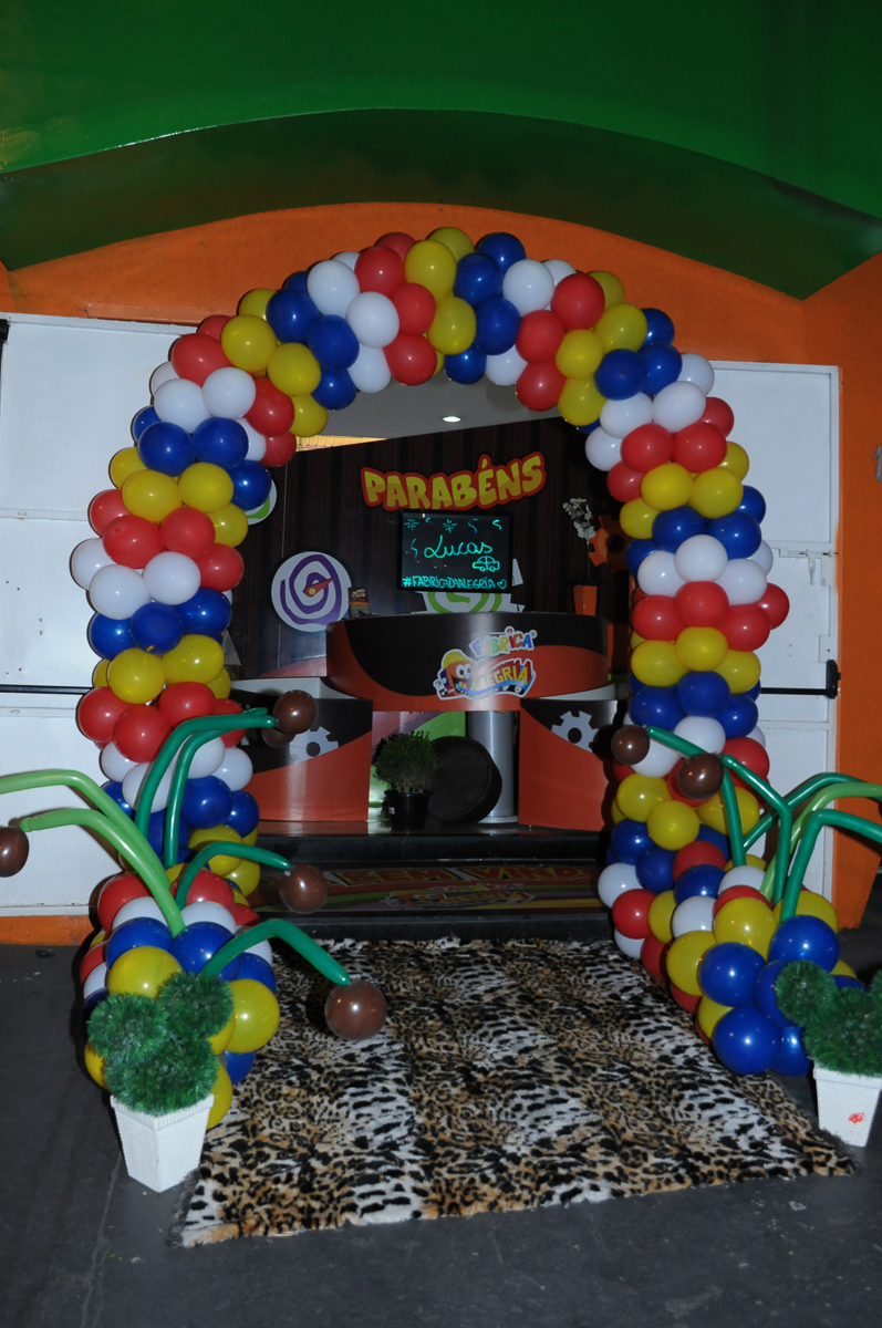 Arco de bexiga do Buffet Fábrica da Alegria, SP
