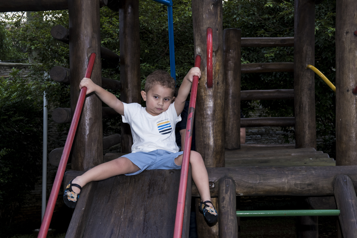 preparando para brincar no play ground