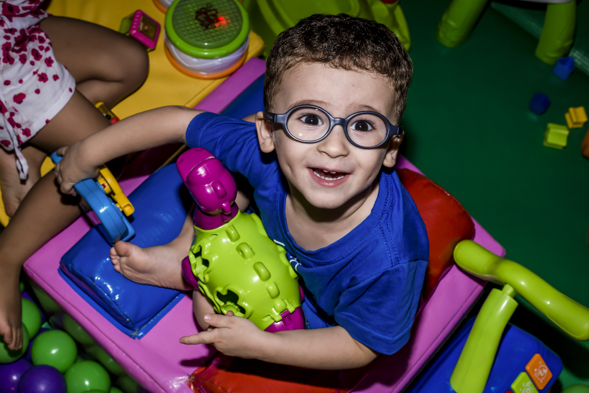 brincadeiras divertida na área baby