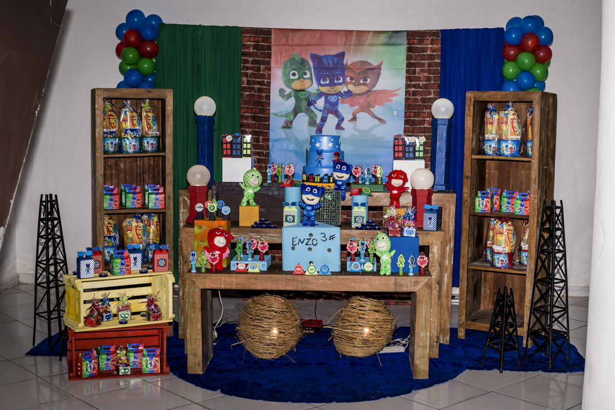 mesa decorada da festa