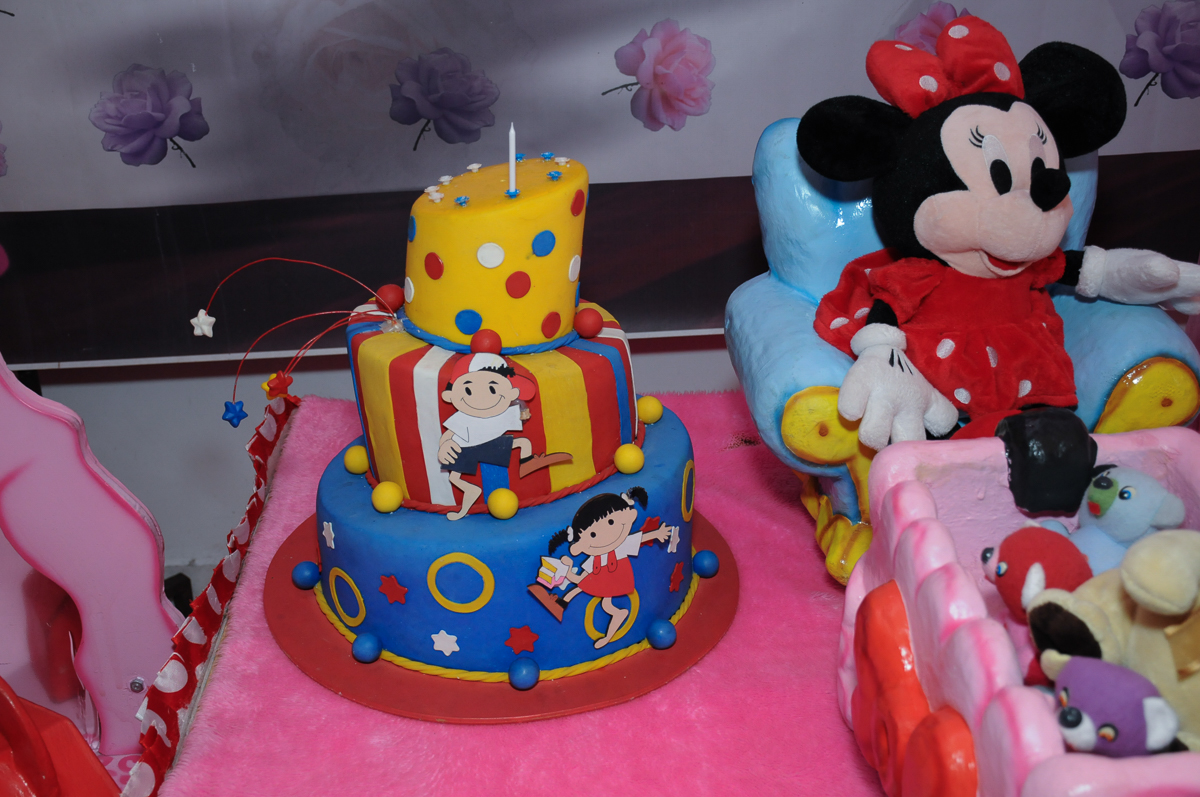 bolo decorado no Buffet Lé com Cré