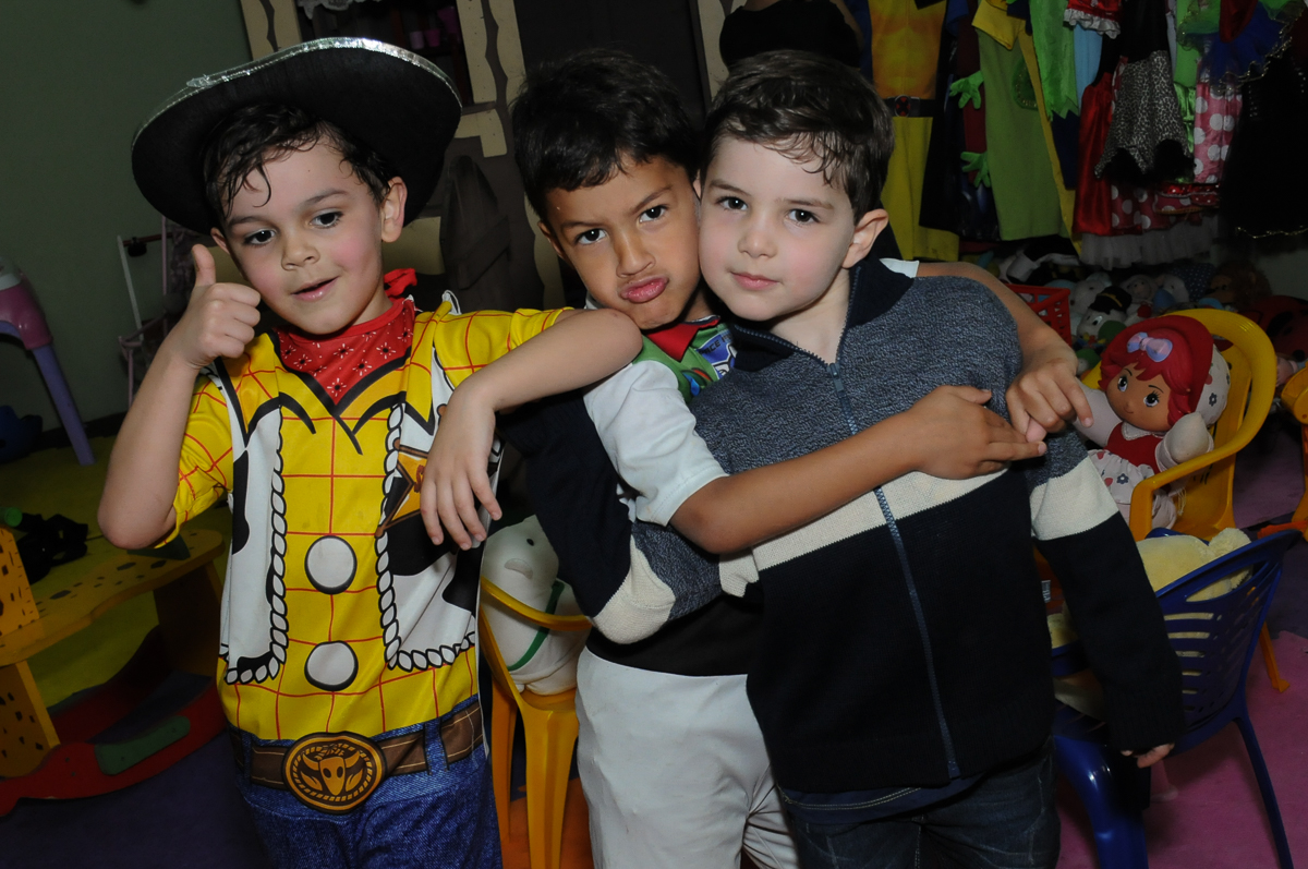 bagunça da turminha no Buffet Saphari - Campo Belo