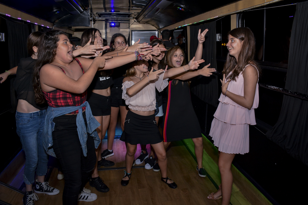 bagunça no ônibus balada