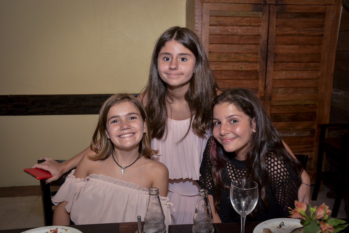 indo a mesa das amigas