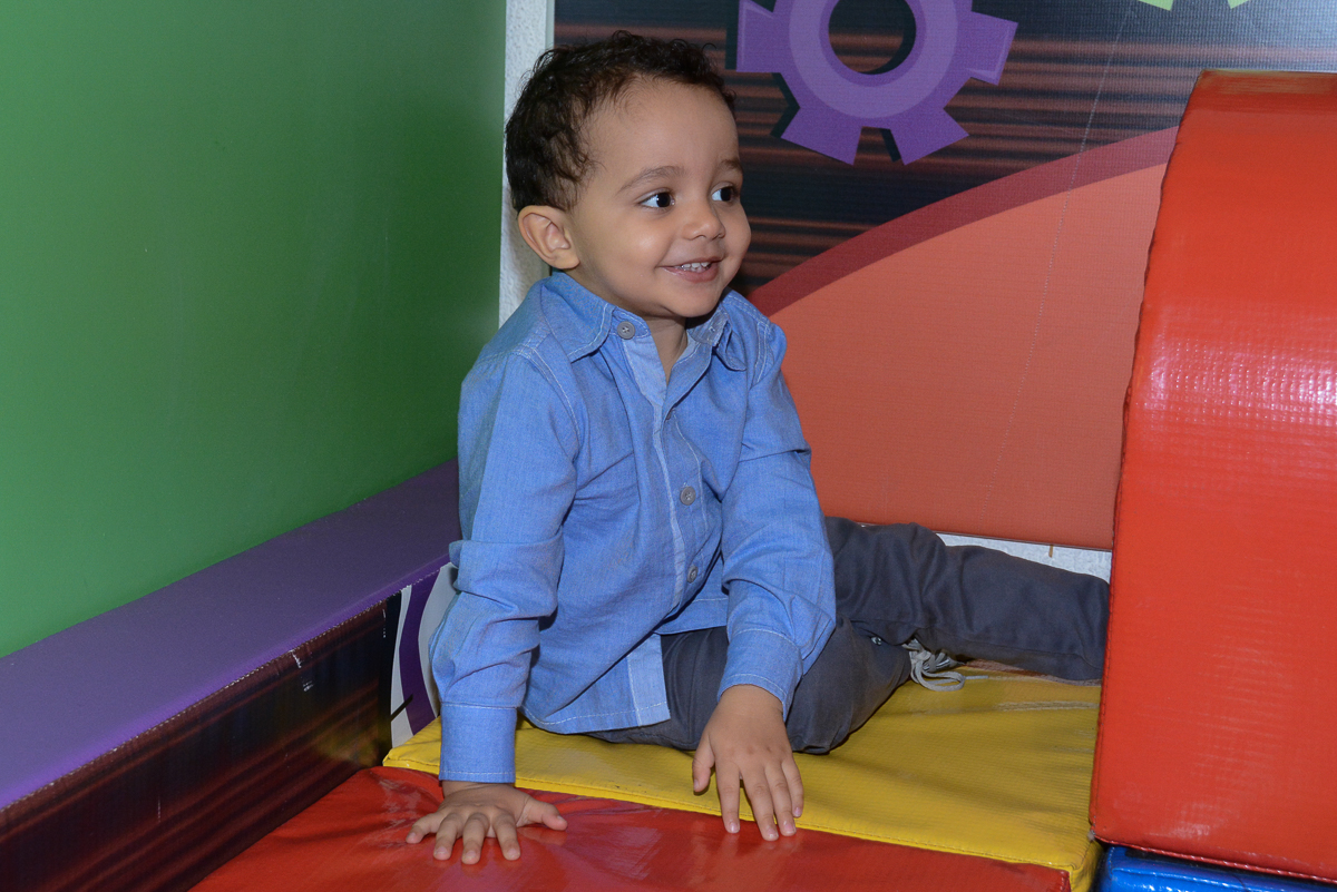 risadinha gostosa do Matheus no Buffet Fábrica da Alegria, Morumbi