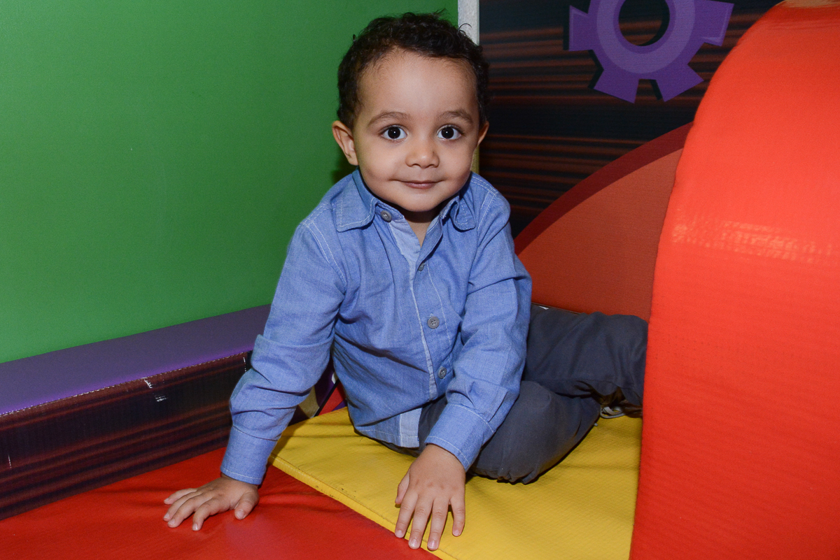 Matheus na área baby no Buffet Fábrica da Alegria, Morumbi