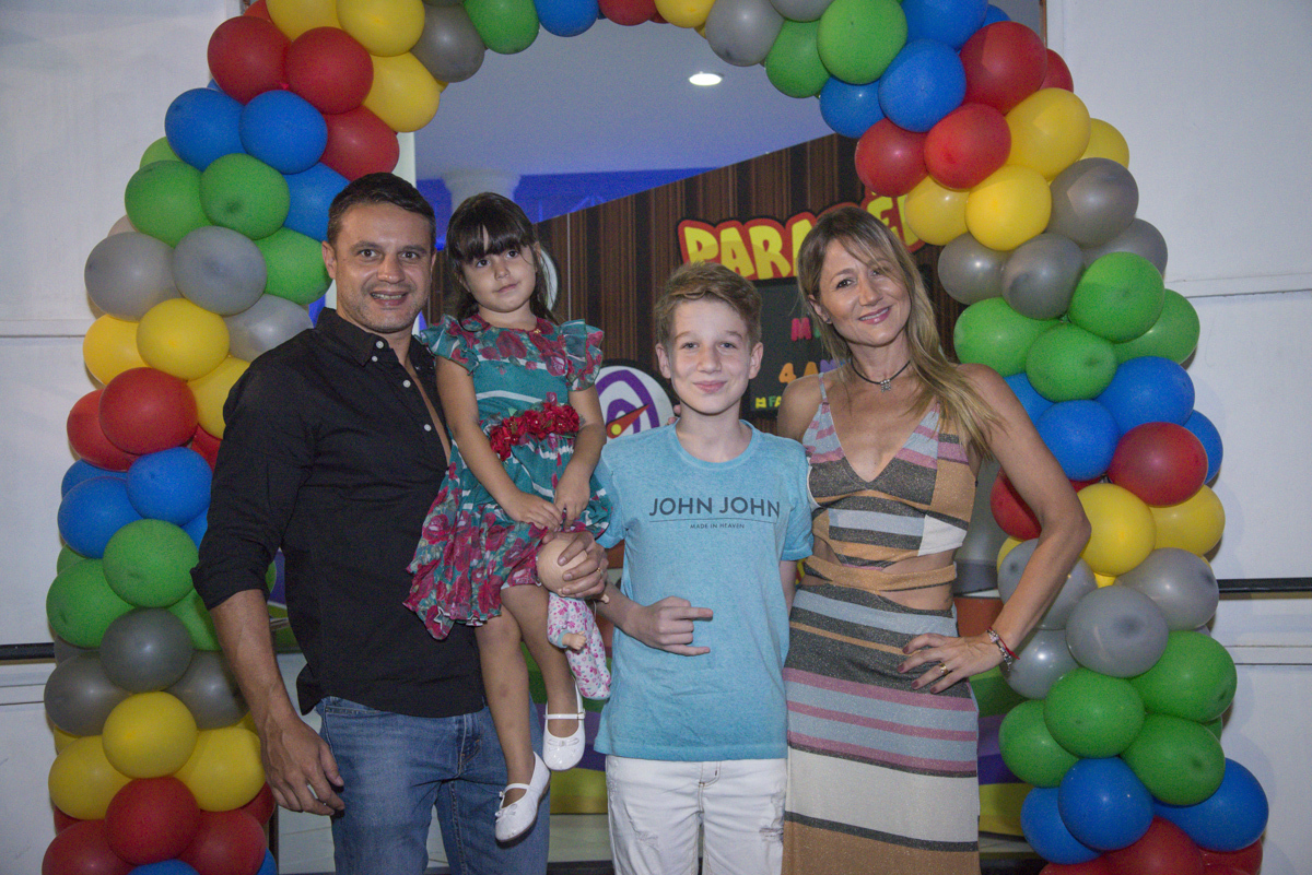 chegada da família para a festa de Maya 4 anos