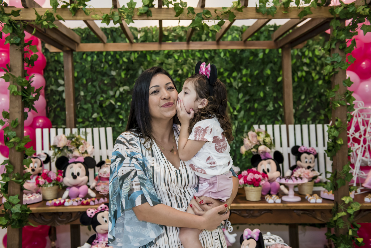 beijo carinhoso na mamãe