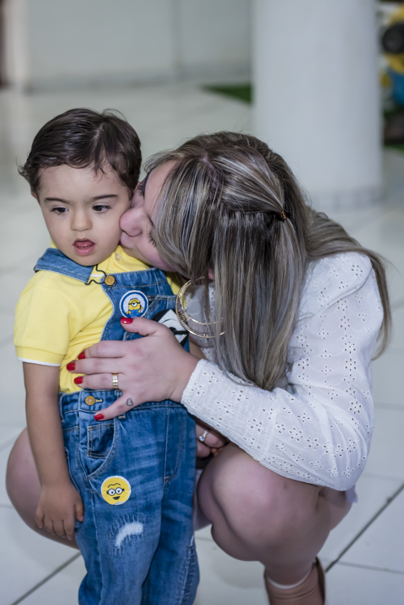 final de festa com beijinho da mamãe