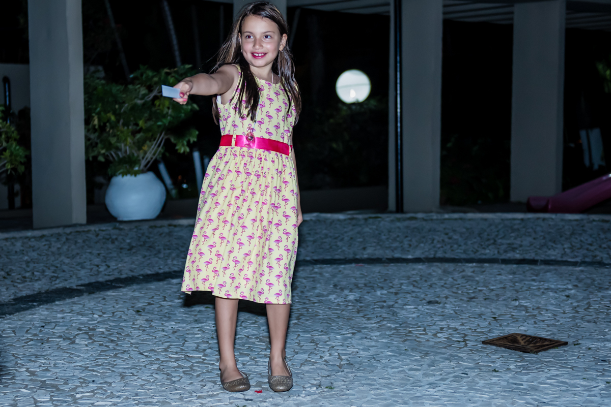 brincando com os amigos no play ground