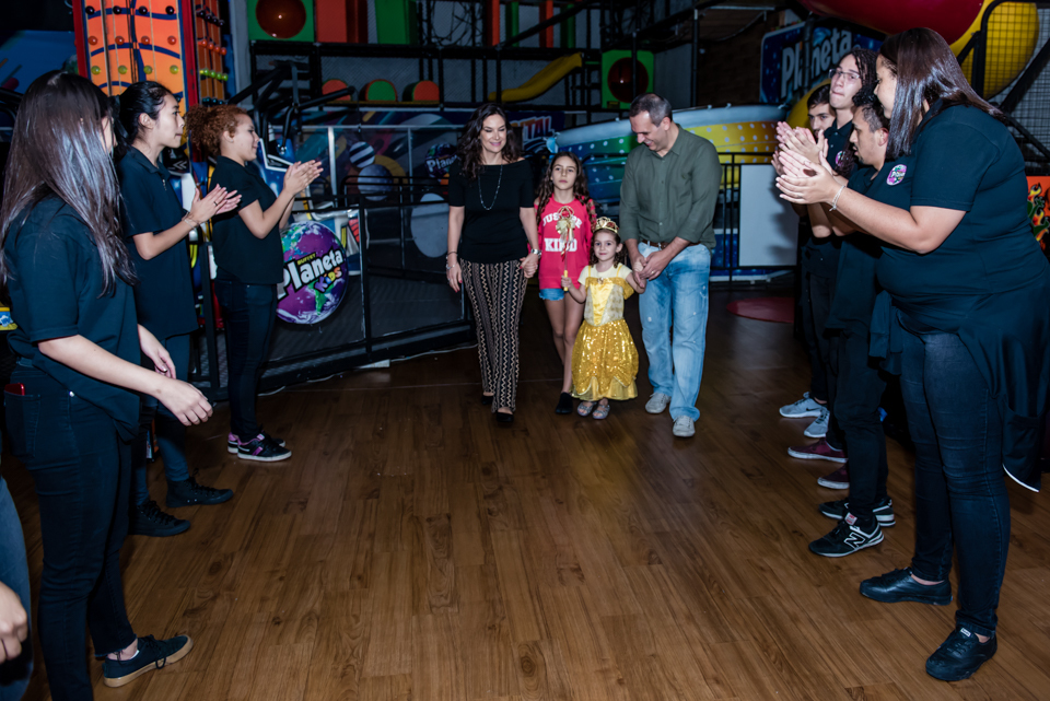 Vai começar o Parabéns da Clara