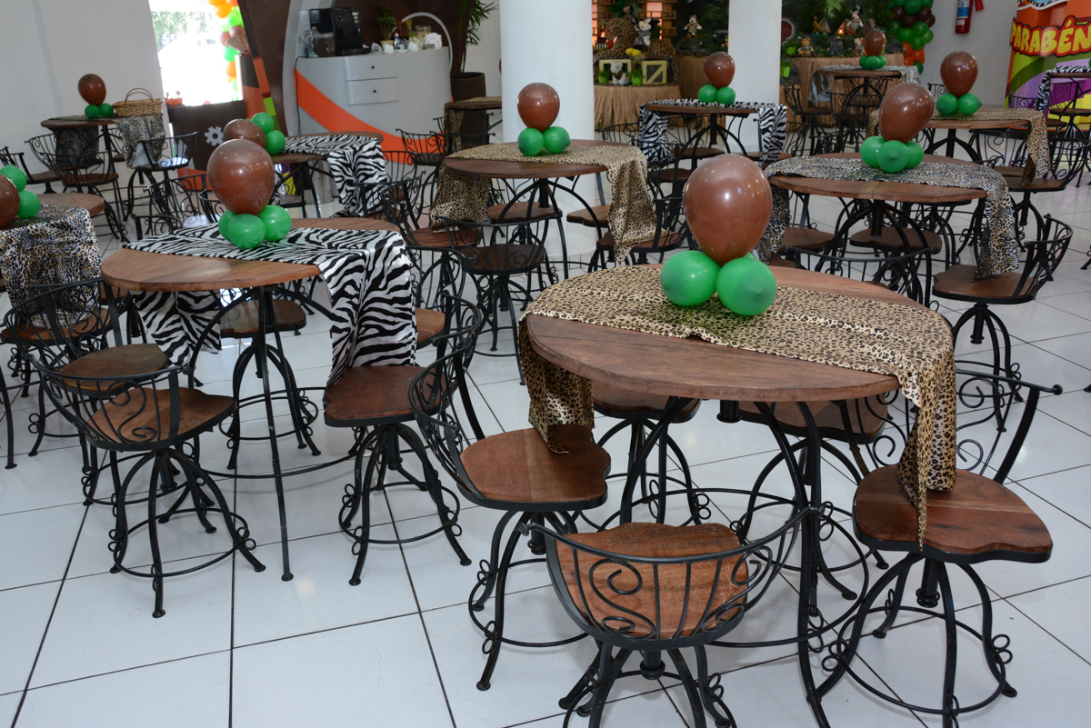 decoração das mesas no buffet fábrica Morumbi