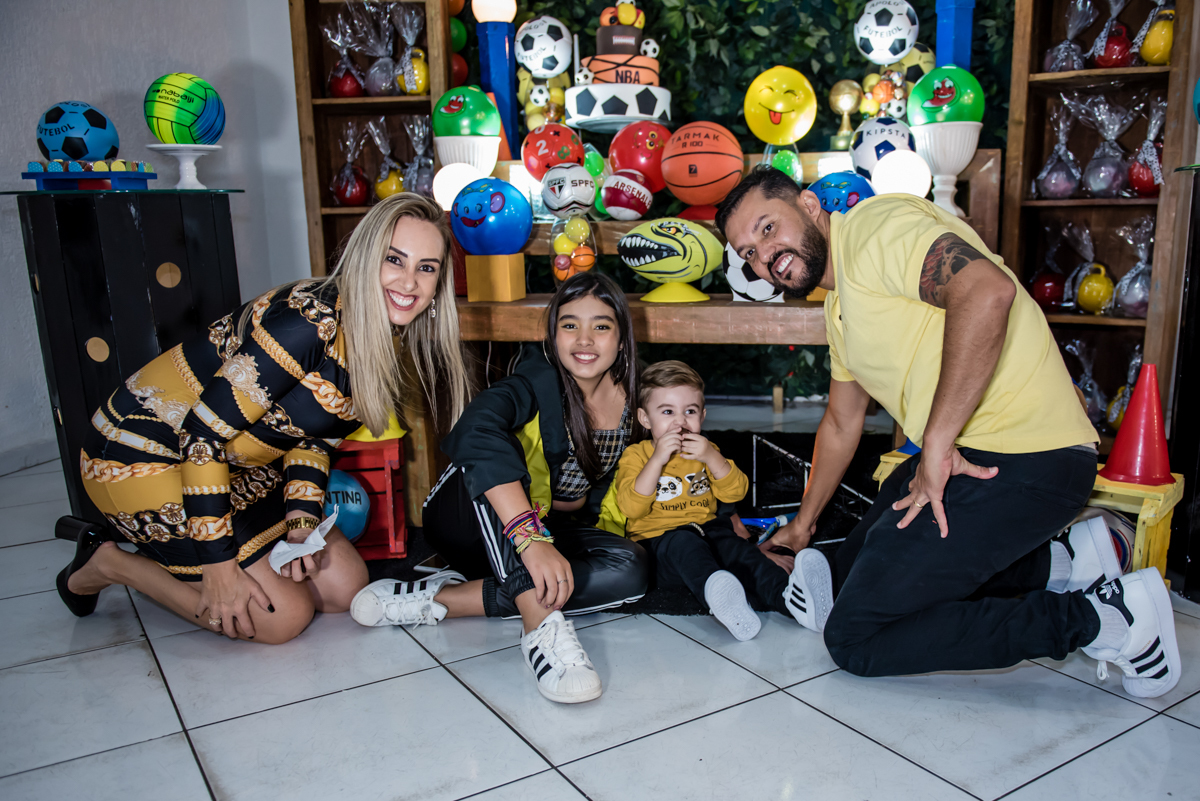 Os pais aproximam para ficar com os filhos