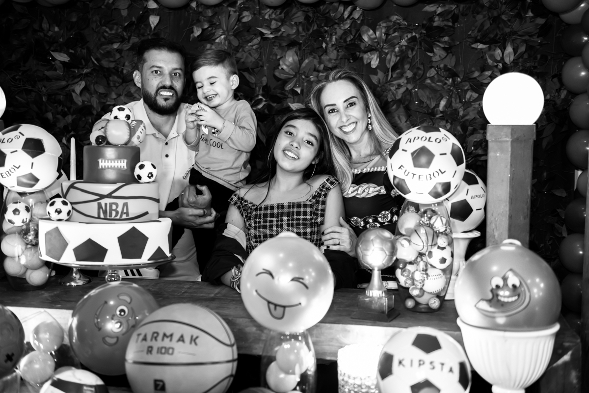 Bento todo sorridente no colo do papai