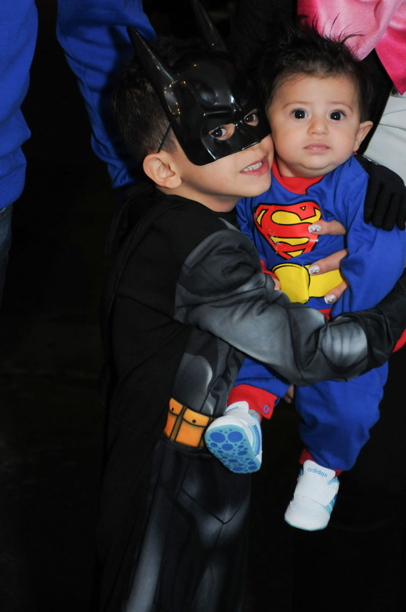 matheus e o irmãozinho no buffet fábrica da alegria, osasco