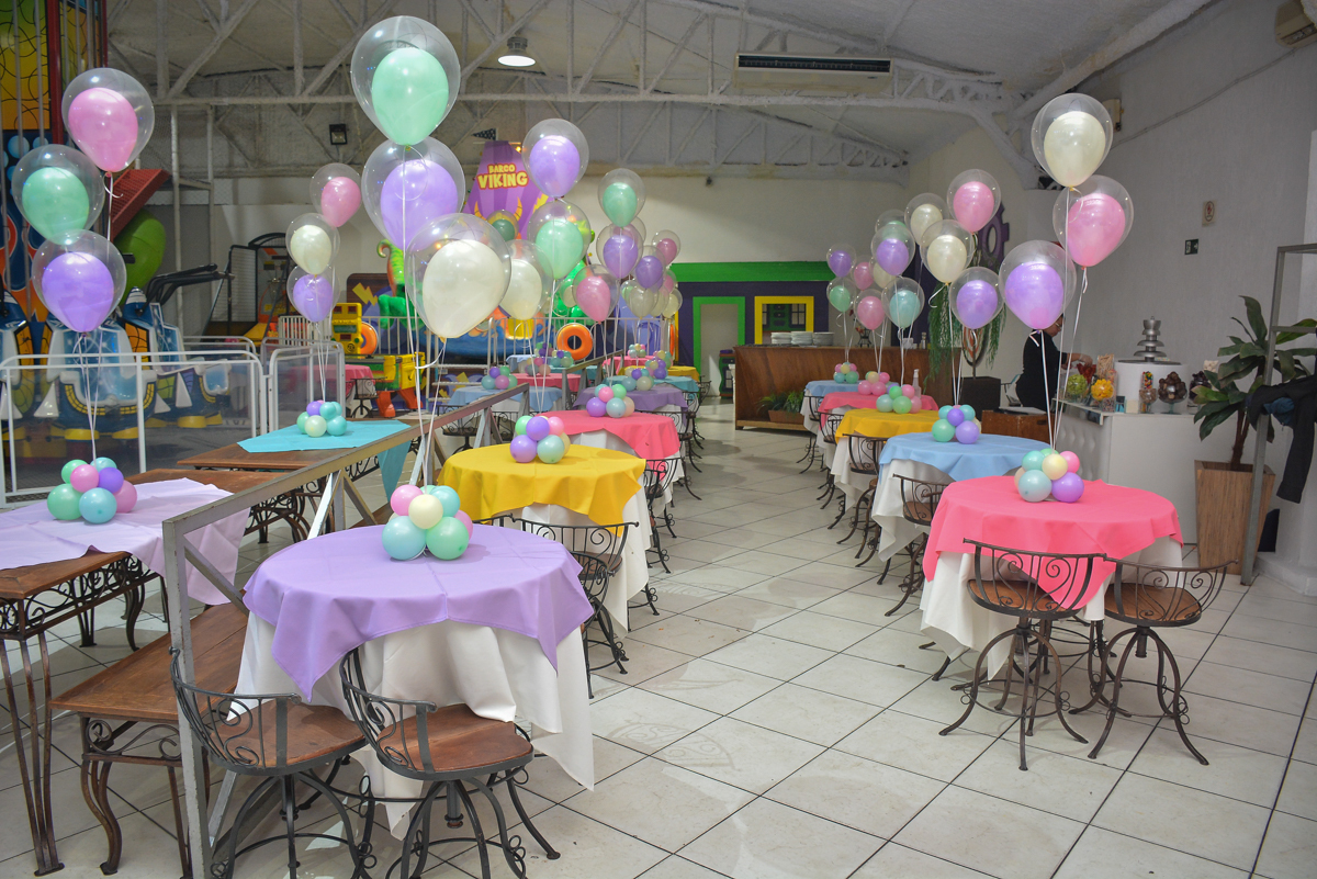 Salão do Buffet decorado com balão a gaz