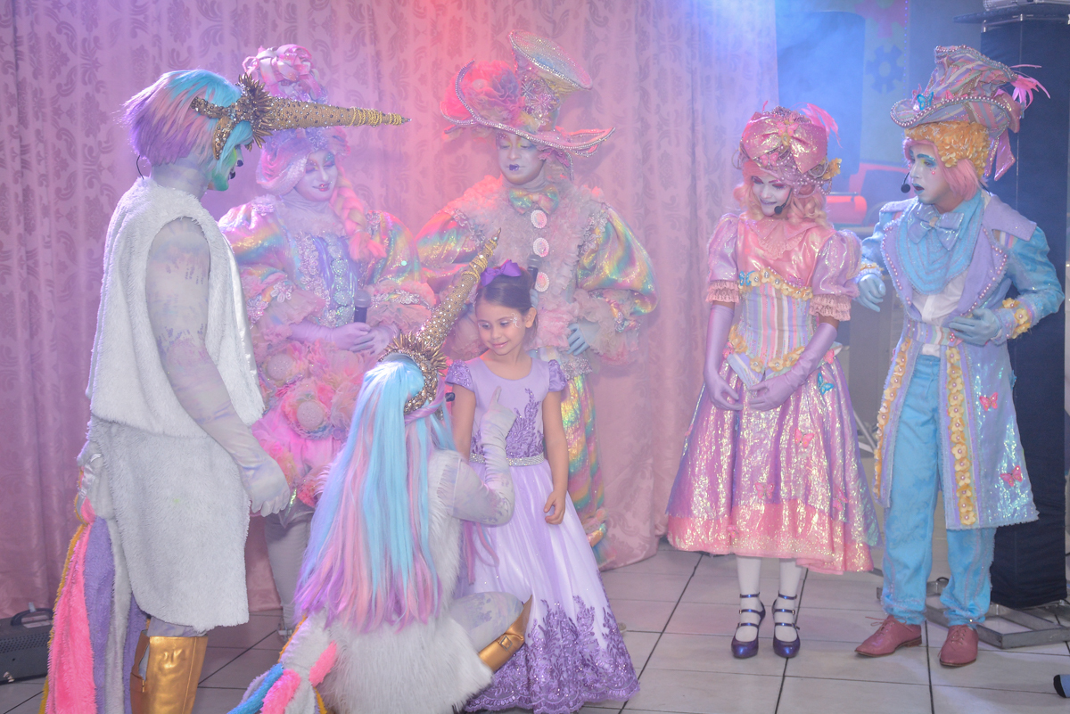 todos os convidados participam do show