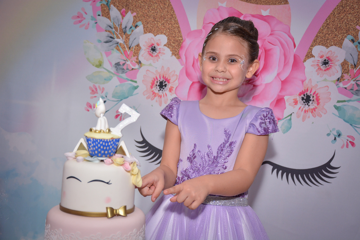 vestida de princesa para o parabéns