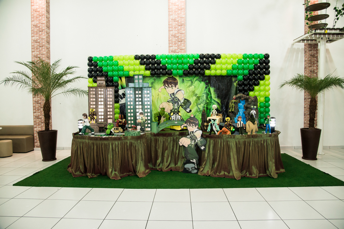 mesa temática do Ben 10