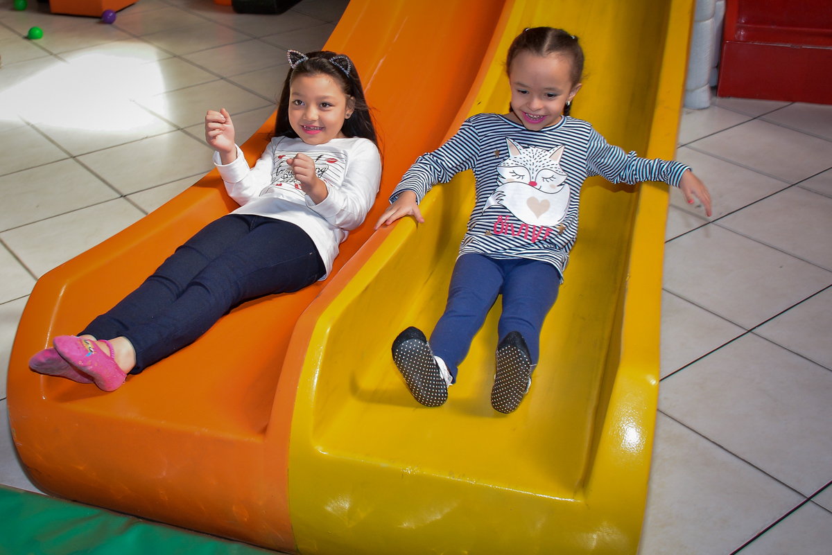 mais amigos curtem o escorregador