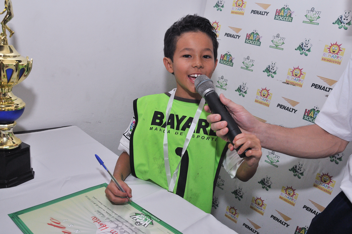 rafael sendo entrevistado no Buffet High Soccer