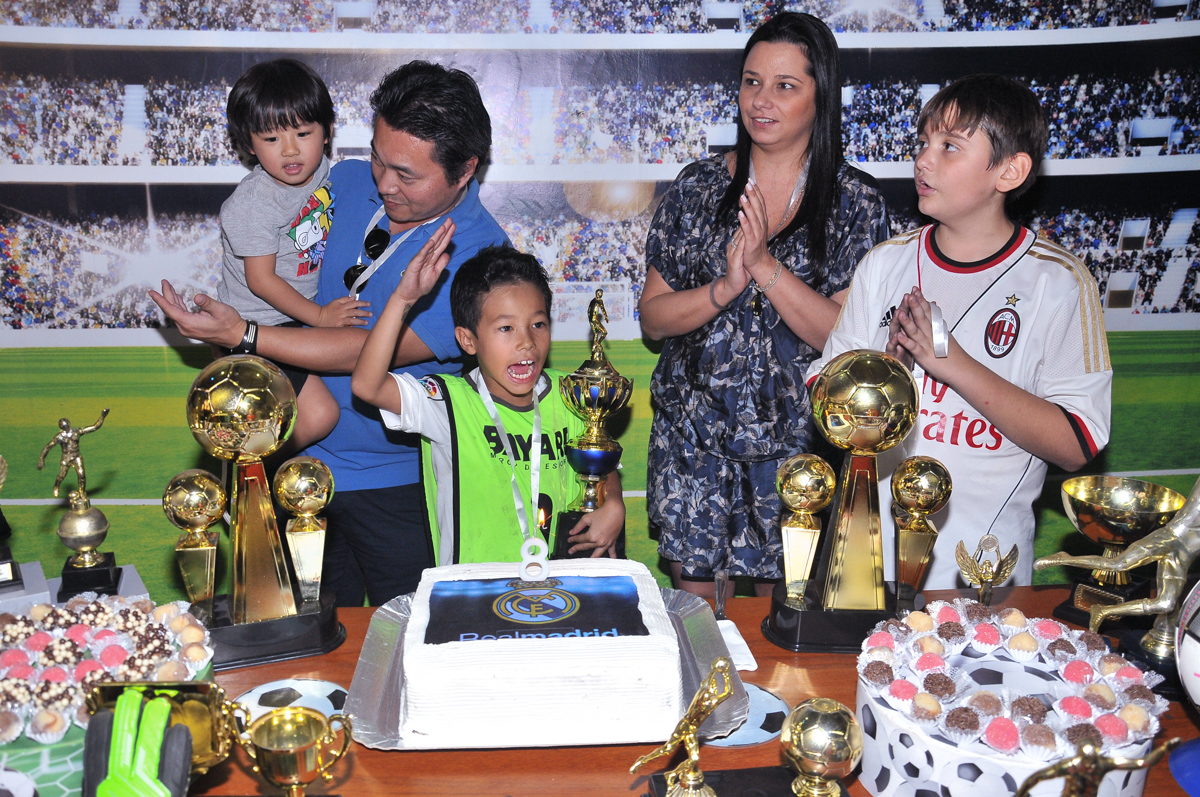 hora do parabéns no Buffet High Soccer